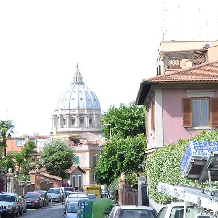 Ferienwohnung M&C San Pietro Basement House Rom Exterior foto